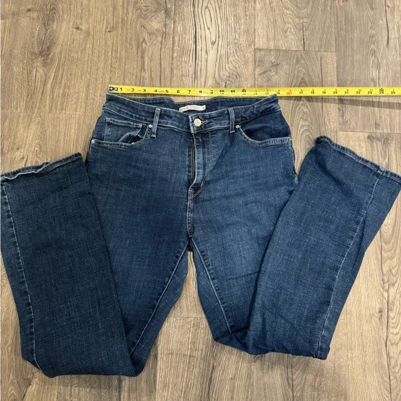 Levi's High Rise Bootcut Jeans - Picture 2 of 4